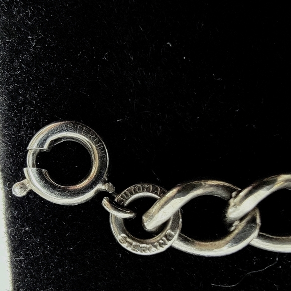 Vintage Sterling Silver Charm Bracelet with Seattle Space Needle - Picture 4 of 5